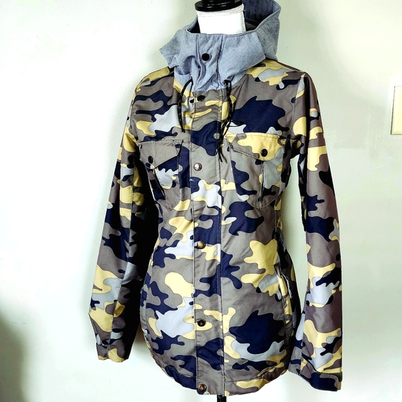 OAKLEY Green Camo Snowboard Jacket XS (EUC) - Picture 12 of 14